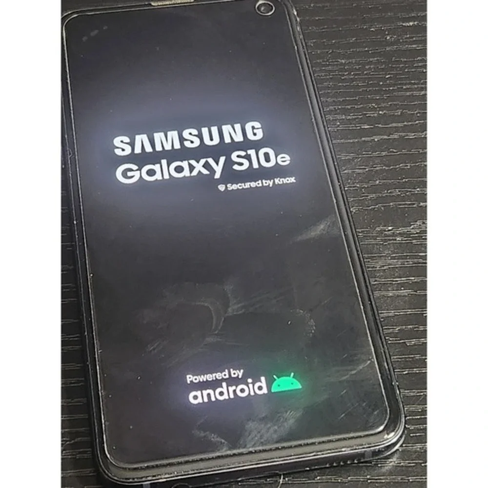 Samsung Galaxy S10e Black Android Smartphone with Spigen Case